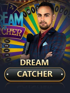 Dream Catcher ဂိမ်းအမှတ်တံဆိပ်နှင့် အရောင်စုံ ငွေဘီးရှေ့ရှိ host